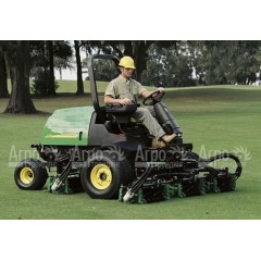 Бензиновая газонокосилка  для фейрвея Jonh Deere - 3225 С во Владикавказе