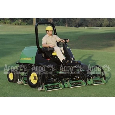 Бензиновая газонокосилка для фейрвея  Jonh Deere - 3235 С  во Владикавказе