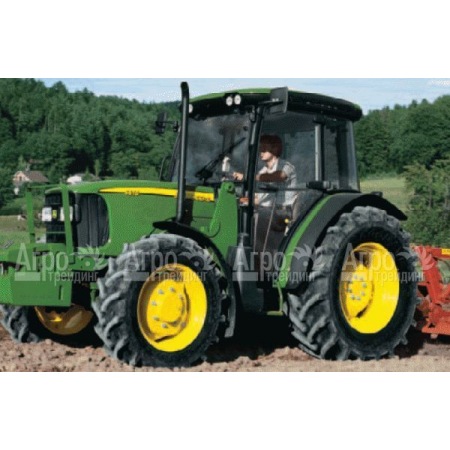 Многофункциональный минитрактор John Deere 5615 во Владикавказе